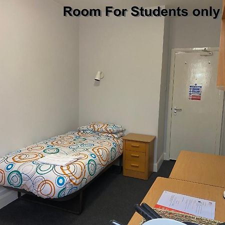 Charming Rooms For Students Only, Cricklewood Lane - Sk London Bagian luar foto