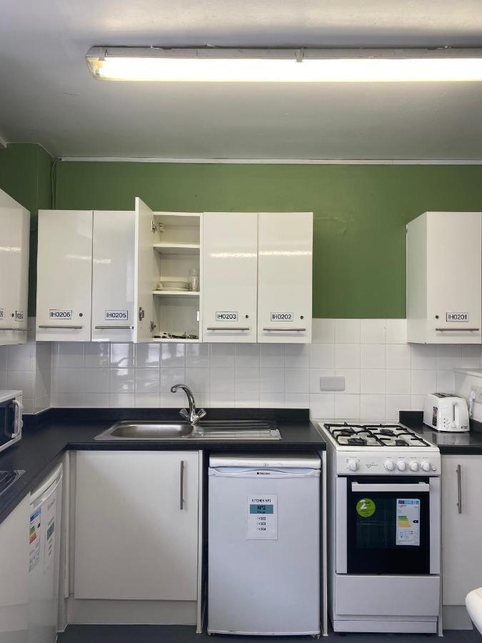 Charming Rooms For Students Only, Cricklewood Lane - Sk London Bagian luar foto
