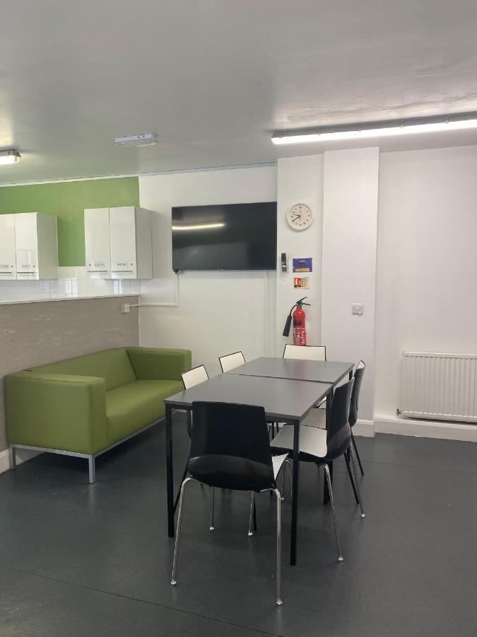 Charming Rooms For Students Only, Cricklewood Lane - Sk London Bagian luar foto