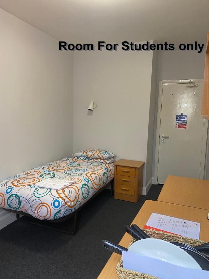 Charming Rooms For Students Only, Cricklewood Lane - Sk London Bagian luar foto